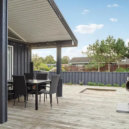 Stunning In With Kitchen * Glesborg