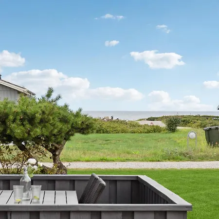 Stunning In With Kitchen Feriehus *